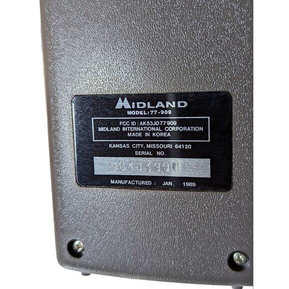 Midland Ready Rescue 2-way CB Radio w/Charger + Antenna +Case Model 77-909 - Picture 4 of 5